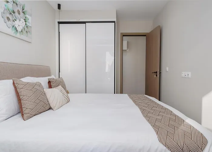 Brand New Building Deluxe s With Parking Nearby Train